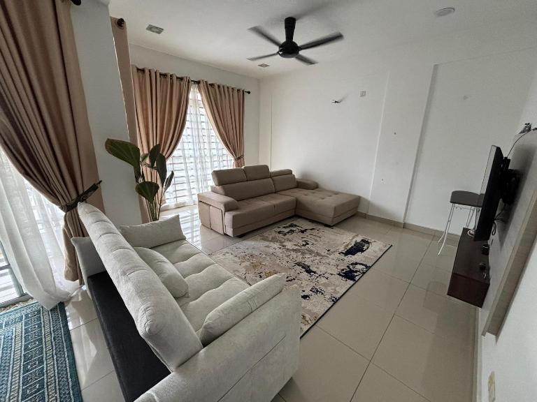 Singgah homestay saujana aster - B&B Putrajaya