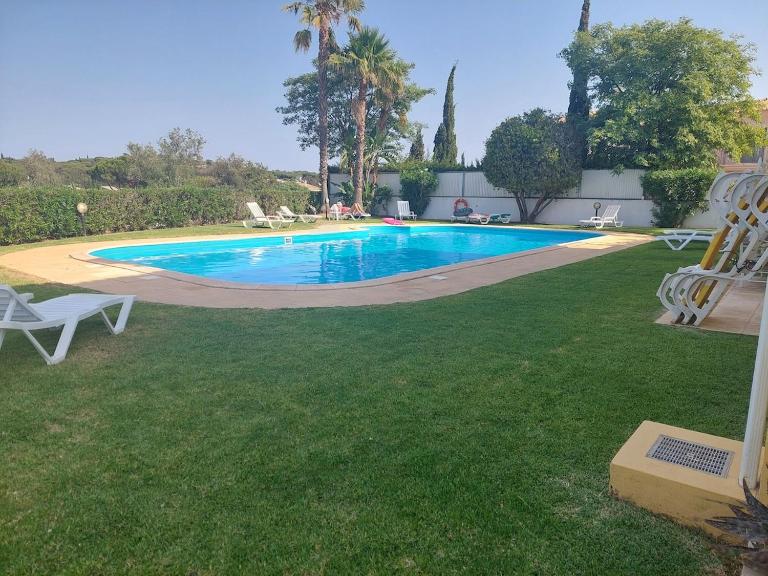 EncostaOasis Townhouse - Ferienwohnung Estibeira