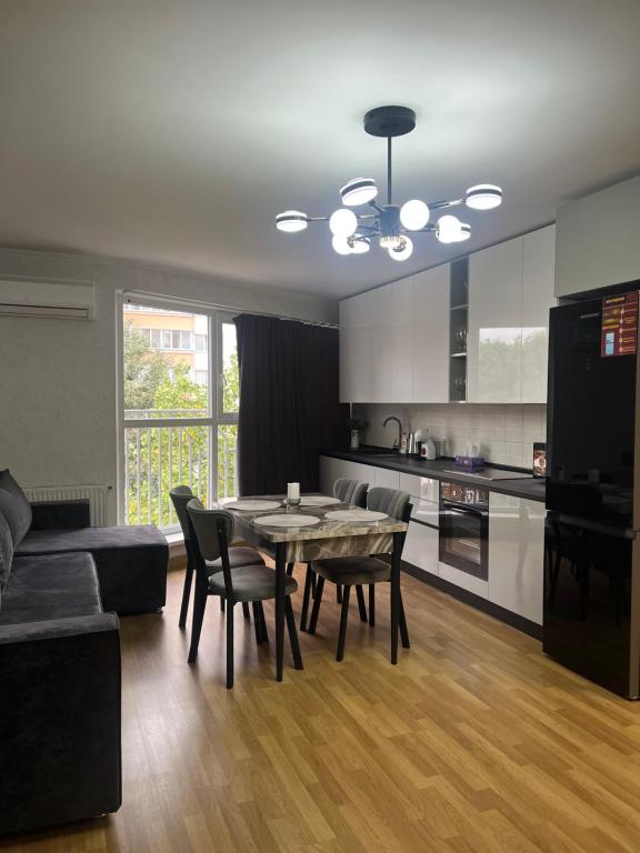 Просторная 2 комнатная и ливинг - B&B Chişinău
