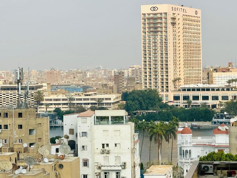Golden Era stylish studio i903 TenTon Zamalek - B&B Cairo