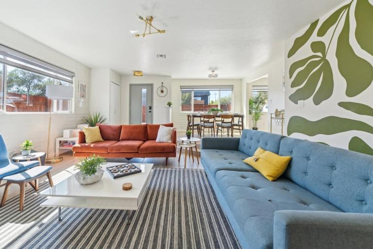 Charming 3BR Midtown Home w Pool - B&B Tucson