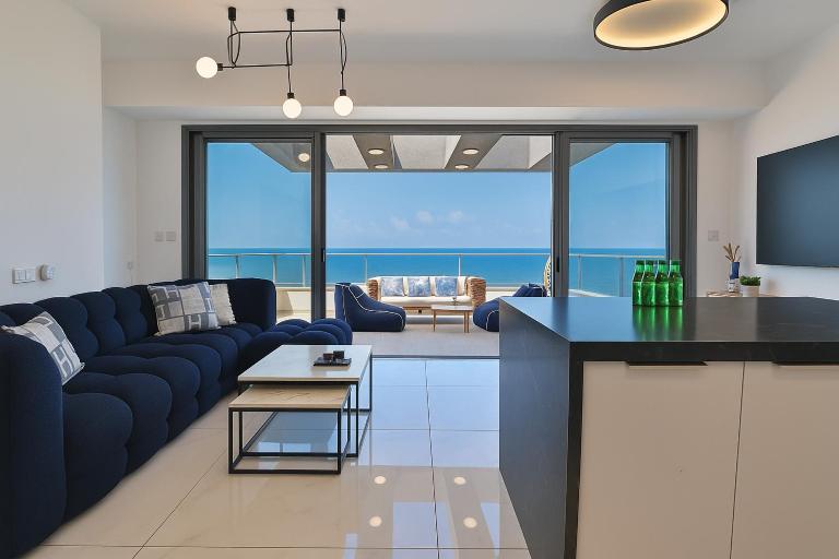 Luxe on the BEACH By LIME - B&B Haifa