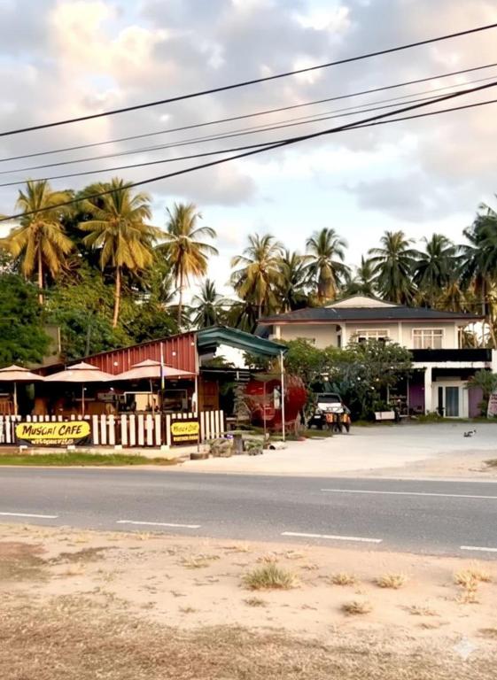 BlackSand Guests House Langkawi - Bed and Breakfast Kampung Huma