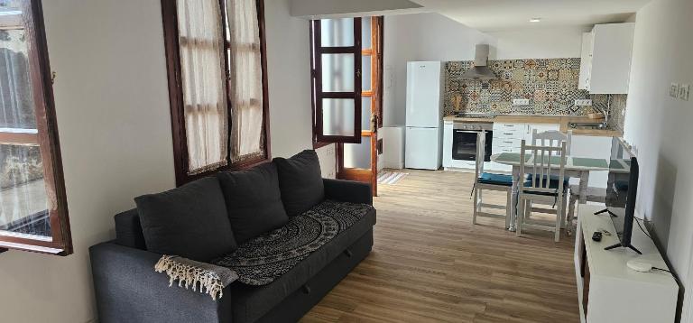 Central Puerto de la Cruz Getaway - Walk to Everything - Ferienwohnung Puerto de la Cruz