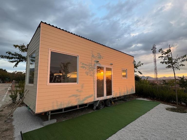 Tiny House Base Camp Granada Camping - B&B Dúrcal