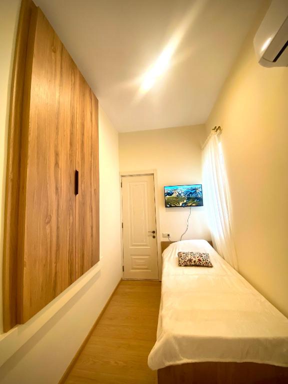 Urban Calm - Bed and Breakfast Koetaisi