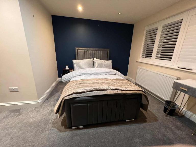 ROSEWOOD Gatwick - B&B Hookwood