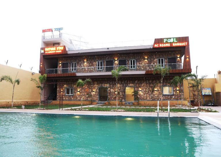 Nature Stay - A Luxury Farm - B&B Madāria