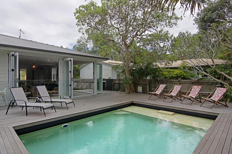 Lantana Beach House - 77 Butler Street - Chambres d'hôtes Byron Bay