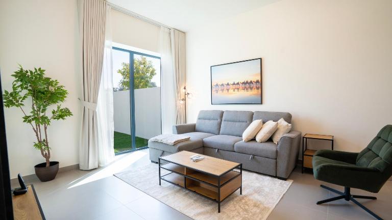 4BR Prestigious Villa Discounted parks tickets - Bed and Breakfast Abu Dhabi