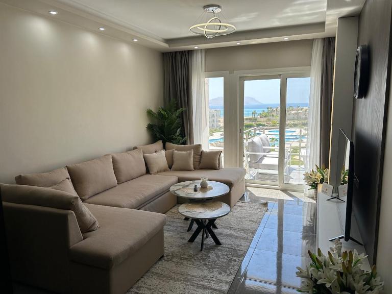 New penthouse apartment 120m2, private roof terrace, SUNNY BEACH - B&B Sharm el Sheikh