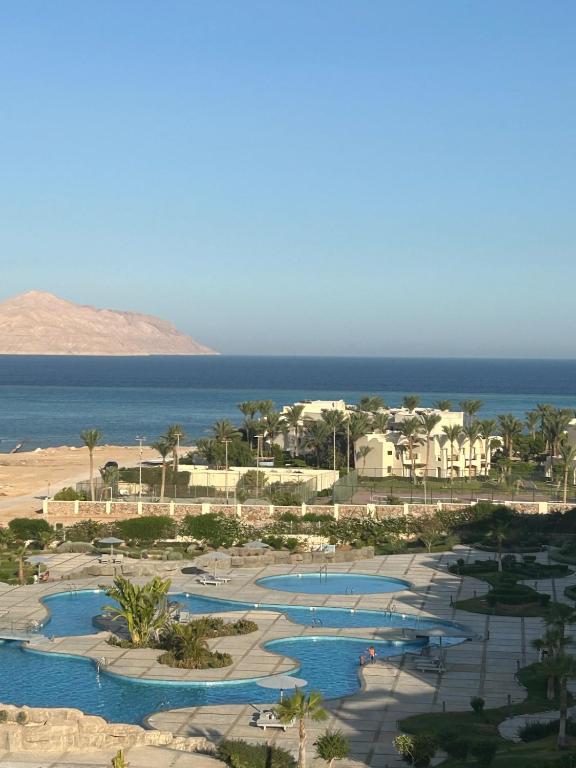 SUNNY BEACH, NEW apartment, free beach, pool, private roof - Chambres d'hôtes Charm el-Cheikh
