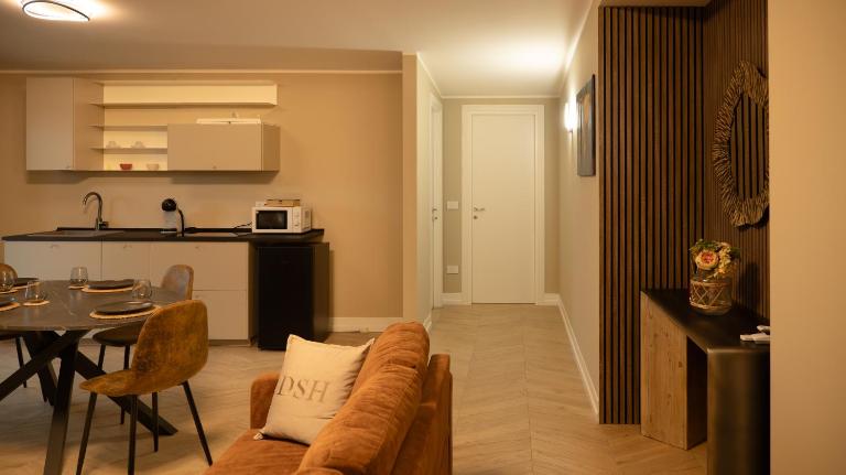 Domino Suite House - Bed and Breakfast Striano
