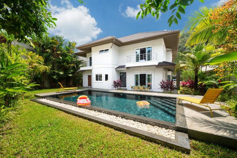 Exclusive & Private! Elegant Two-Storey Pool Villa Anong in Kamala - B&B Kamala Beach
