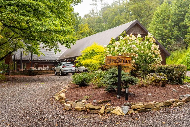 Willow Falls - B&B Blue Ridge