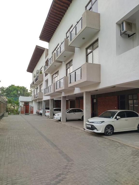 Eldorado Apartments 3BR Apart No F2P3 - Chambres d'hôtes Alwis Town