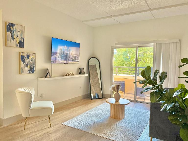 Luxury Apartment Uptown, Free Parking, 5min Bank of America Stadium - B&B Charlotte