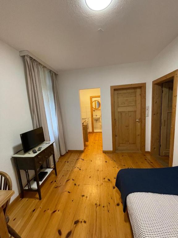 Gasthaus Liam 1 - B&B Bendorf-Sayn