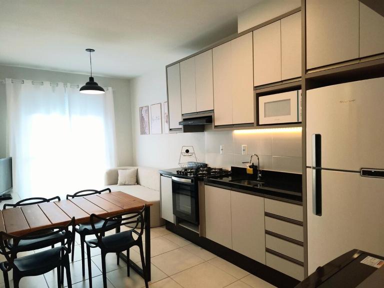 Apartamento novo, 2 quartos a 50 metros da praia - B&B Palhoça