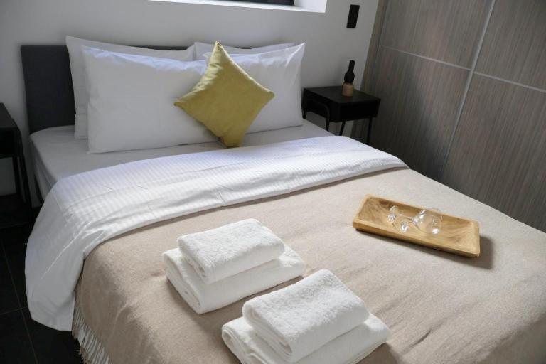 Porto Piraeus Suites Near Maniatika Metro Station-GF1 - Chambres d'hôtes Le Pirée