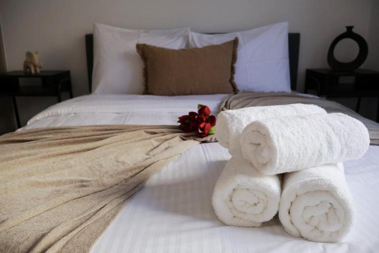 Porto Piraeus Suites Near Maniatika Metro Station-B1 - Chambres d'hôtes Le Pirée