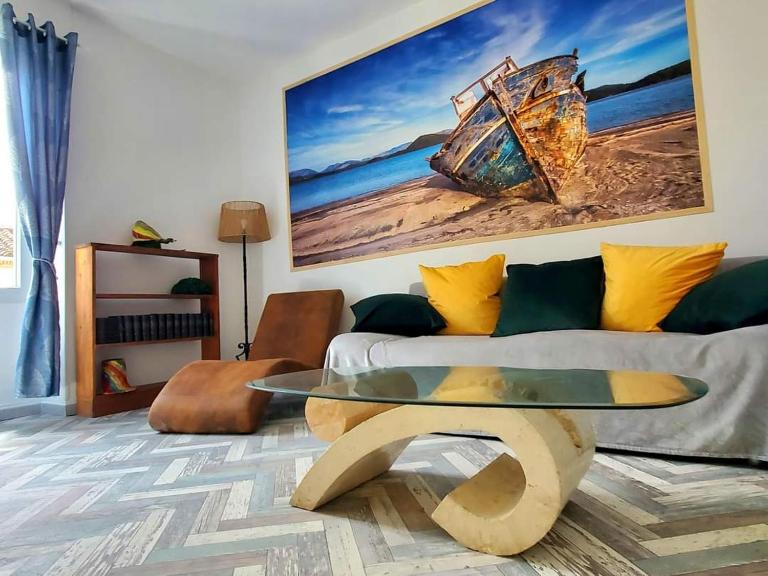 Renovated and air-conditioned 2-bedroom apartment with terrace - Ferienwohnung Saint-Paul-de-Fenouillet