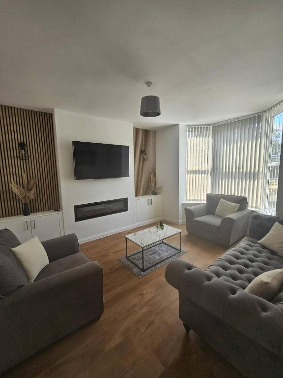 Spacious House with Parking and pool table - Chambres d'hôtes Kirton