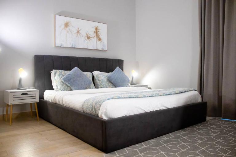 Elegant 1bd high floor stunning view Fourmla 1 - Bed and Breakfast Abu Dhabi