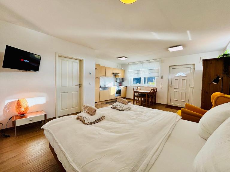 Alb-Welle I Design-Apartment mit privater Sauna & Badkap-Nähe - Ferienwohnung Albstadt
