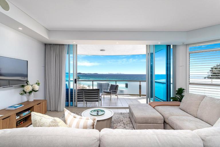 Kirra Oceanfront Views - B&B Costa Dorada