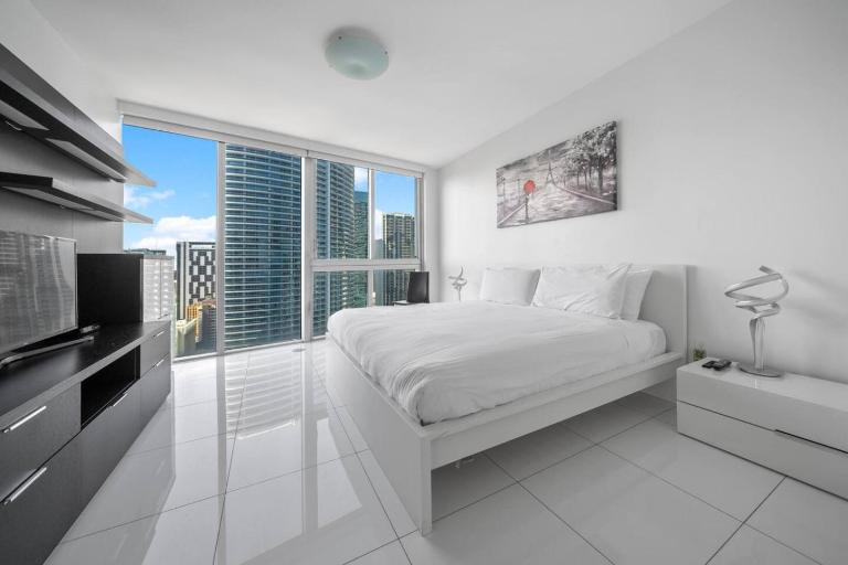 W Miami - LUXURY condo Amazing Views - B&B Miami