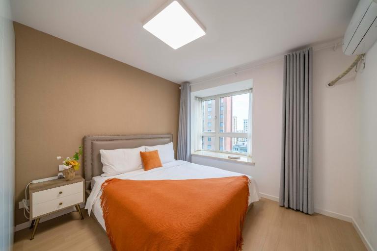 Tyms Changning 3BR Modern Apt near Weining Rd - Bed and Breakfast Sjanghai