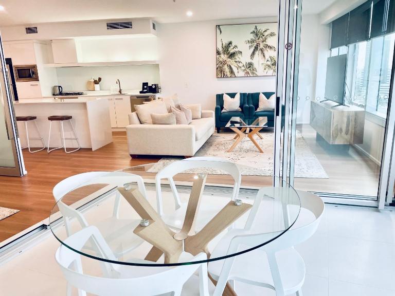 Q Tower - Deluxe Ocean View Apartment with King Bed & Spa - Chambres d'hôtes Gold Coast