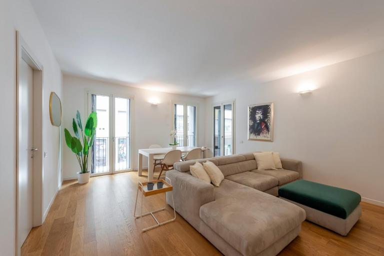 B Home - Elegant Apt with Terrace & Gym - Ferienwohnung Mailand