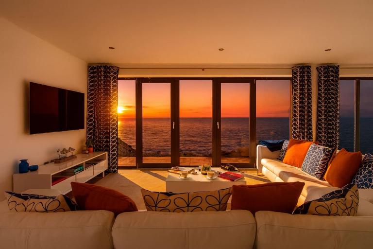 The Sea House - Ultimate Seafront Living & Sunsets - Ferienwohnung Selsey