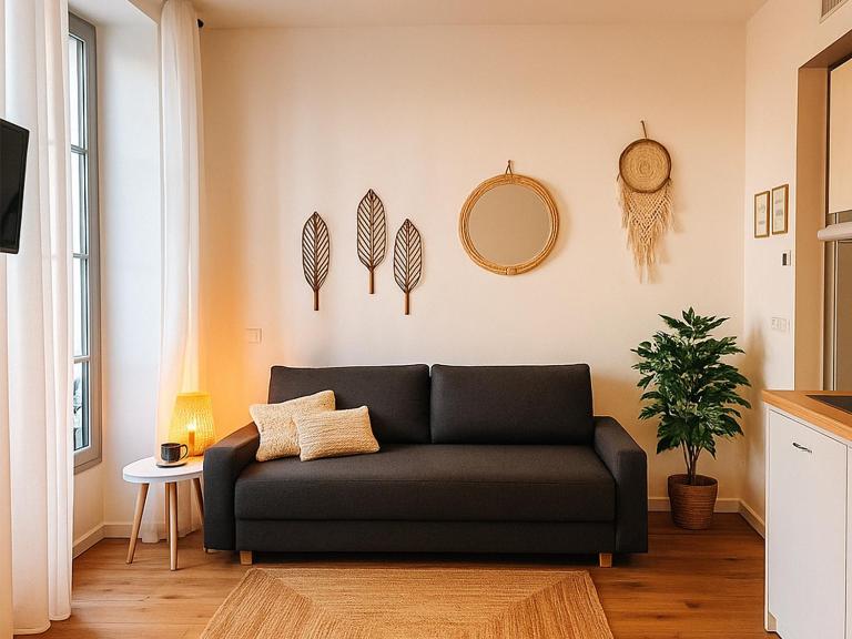 Modern apartment with AC near Old Nice & Beach - Chambres d'hôtes Nice