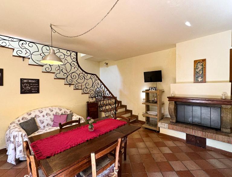 CLAUDIA VACANZA TOSCANA - Appartamento Nocciolo- 10 min da Siena - B&B Malignano