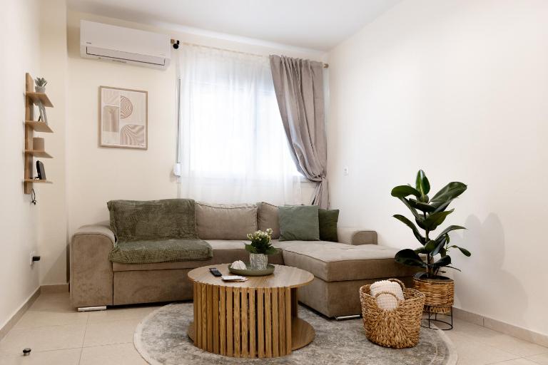 The PINE - Stylish city apartment Comfort and Cosiness for 4 - Chambres d'hôtes Thessalonique