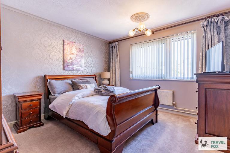 Central Aster House, 3 Bedrooms, Parking - B&B Nottingham