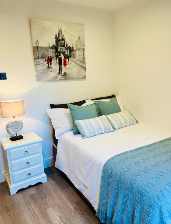 Cozy Private Access Room - Ferienwohnung Great Bookham