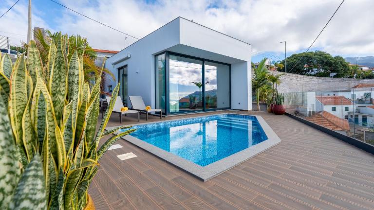 Moonlight Villa by LovelyStay - Bed and Breakfast Estreito da Calheta