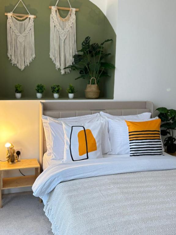 Luxury 2 Bedroom Apartment with Full Seaview's - Chambres d'hôtes Worthing