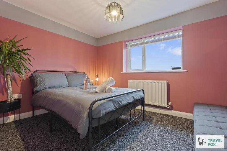 Ruth's House With Parking - B&B Nottingham