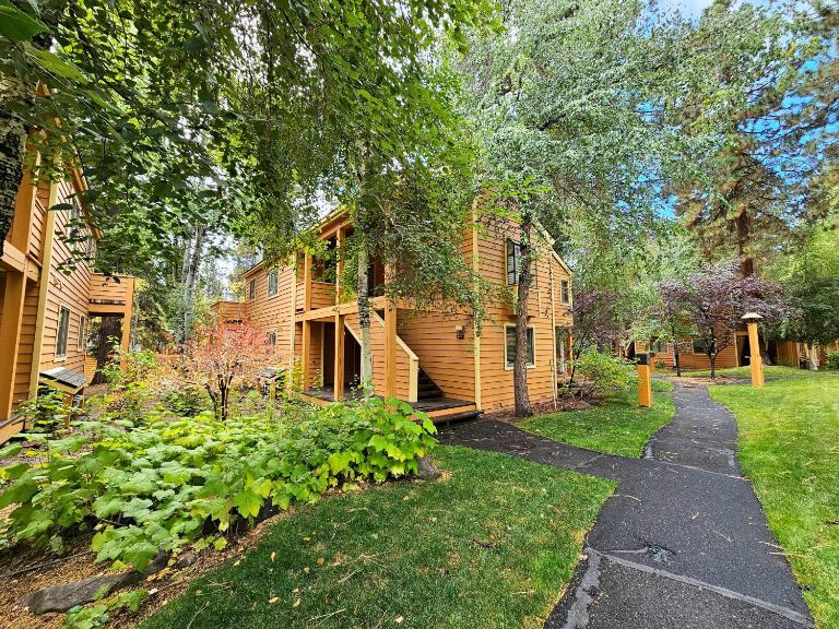 Delightful McCloud condo - B&B Incline Village