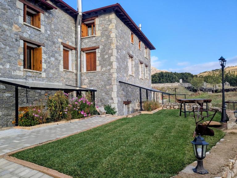 Diminio 2 Apartment at Livadi Arachova - B&B Aráchova
