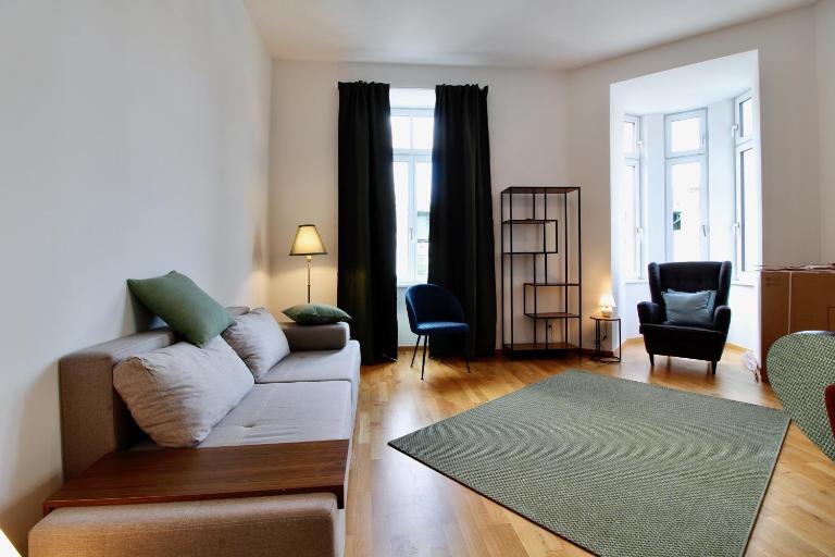 Stylish Home in Viennas Central 9th District - Bed and Breakfast Wenen