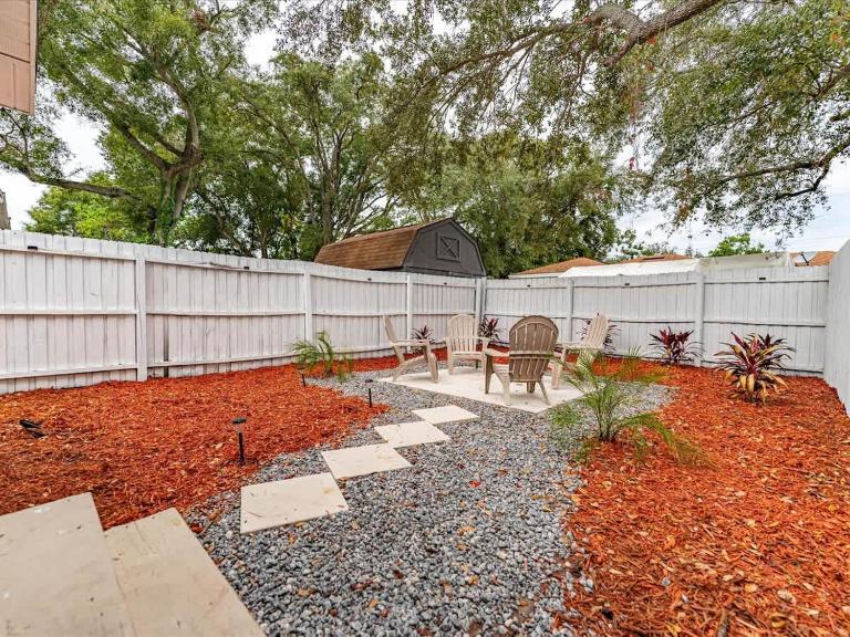 Family & Pet Friendly Getaway with Porch Fire Pit & Yard - B&B Tampa