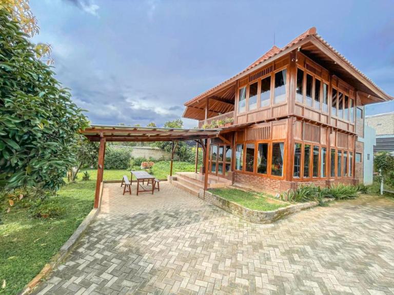 Arovala Villa - B&B Padasul
