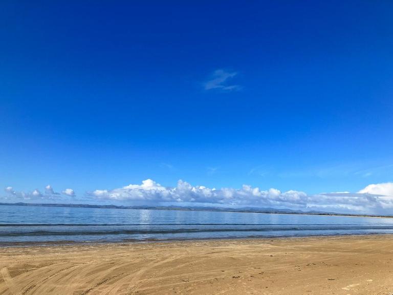 1 min walk to beach, tidy & comfortable - B&B Karikari Peninsula