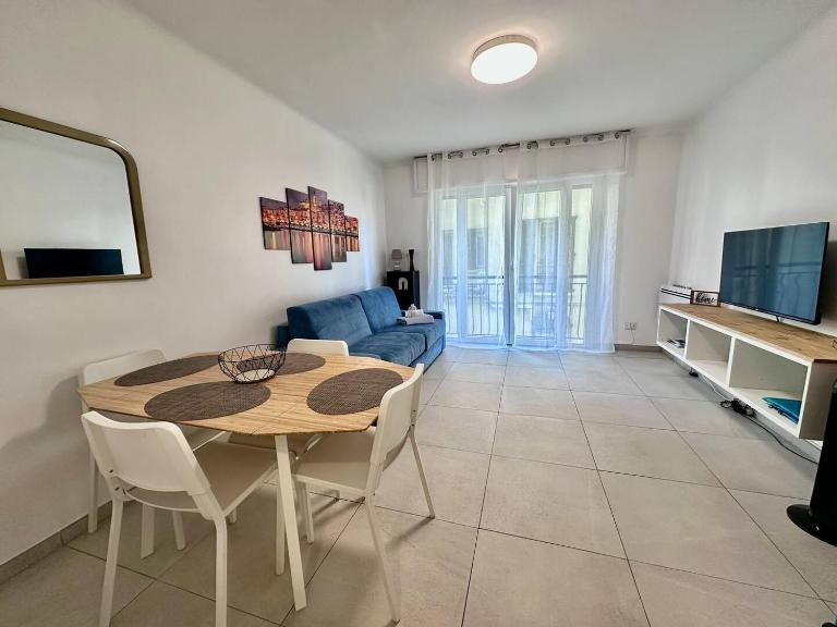 L'Espadon - vue mer, proche plage et gare - B&B Mentone
